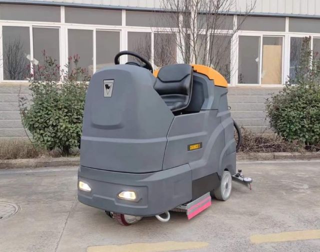 Máy chà sàn ngồi lái cõ lớn K90